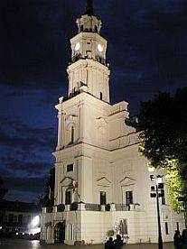 
The Rotuse-The old town hall-At night-Kaunas-Lithuania-close to the hotel-
market square-newly wed-At night    
בית העירייה הישן בעיר קובנה בליטא    
