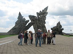 
The Ninth fort-outside-Kaunas-Lithuania-The sculpture-museum-The entrance-horror-war-occupation-Chiune Sugihara   
המצודה התשיעית בקובנה ליטא


