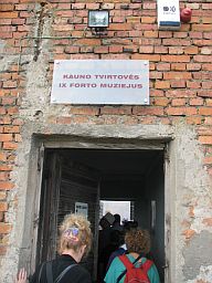 
The Ninth fort-outside-Kaunas-Lithuania-The entrance-museum-horror-war-occupation-Chiune Sugihara   
המצודה התשיעית בקובנה ליטא


  