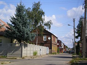 
The Suburb-Slovodka-Jews-outside-centre-Kaunas-Esther-child-large family-Jewish community  
רובע סלובודקה בקובנה ליטא     