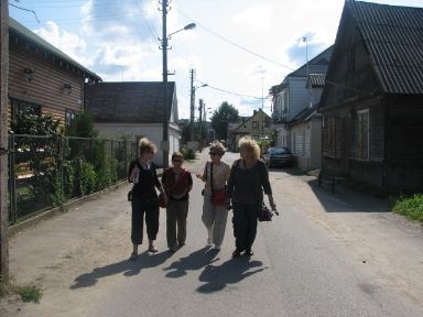 
The Suburb-Slovodka-Jews-outside-centre-Kaunas-Esther-child-large family-Jewish community  
      