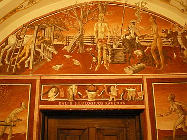 
The University-Vilnius-Lithuania-Baltu Filologijos Katedra-old-modern-wall paintings 
האוניברסיטה בוילנה בירת ליטא 